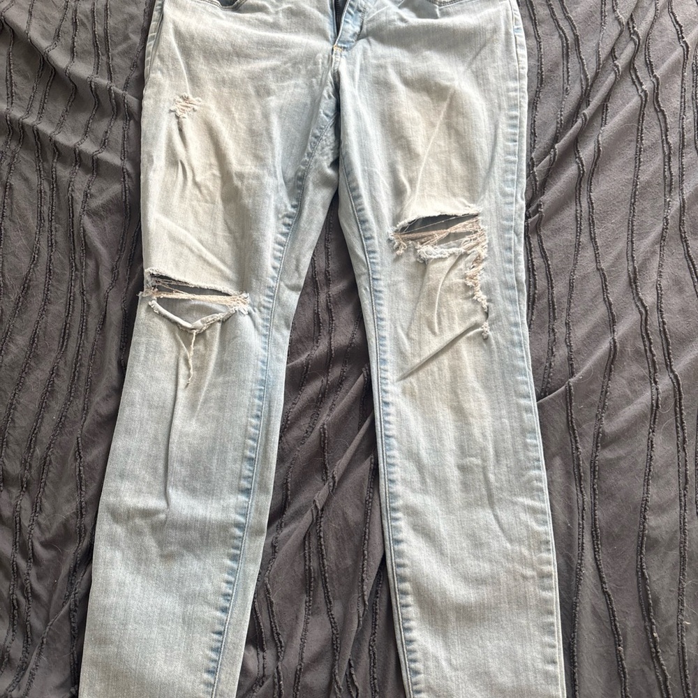 Universal Thread Distressed Light Wash Skinny Jeans